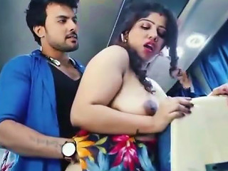 DesiPorn - Chalti Bus Me Bhabhi Ki Chuday