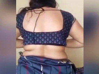 DesiPorn - Geeta Aunty Does Nude Video Call Me